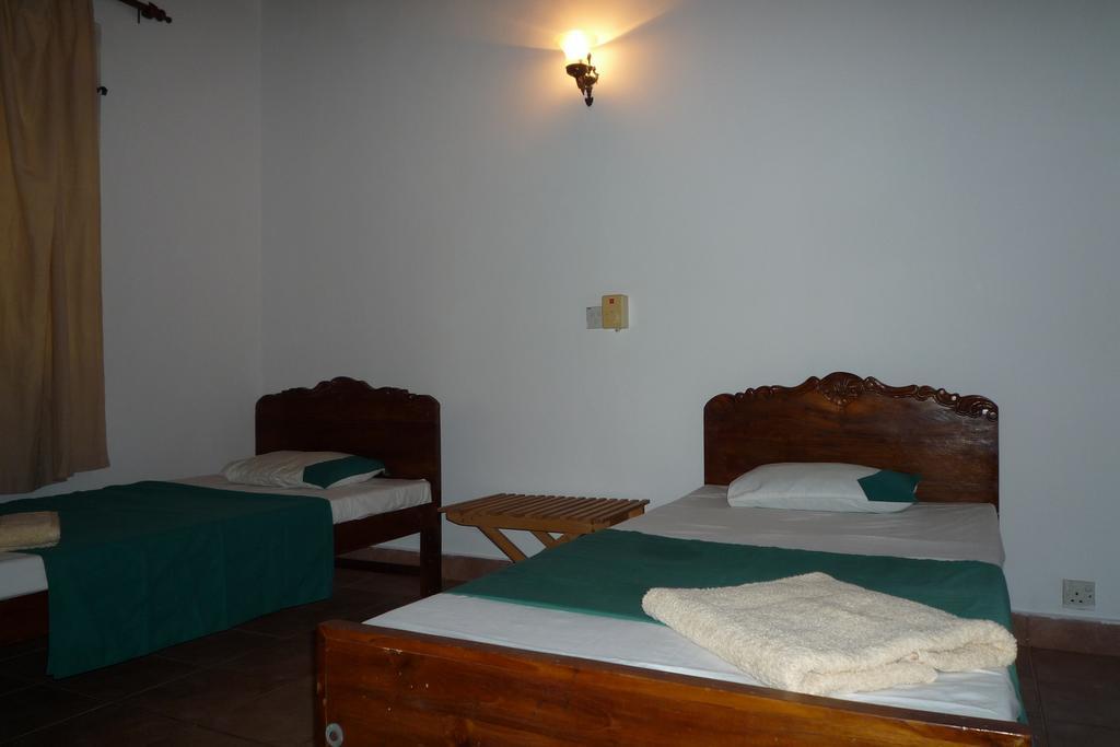 Beach House Negombo Kamer foto
