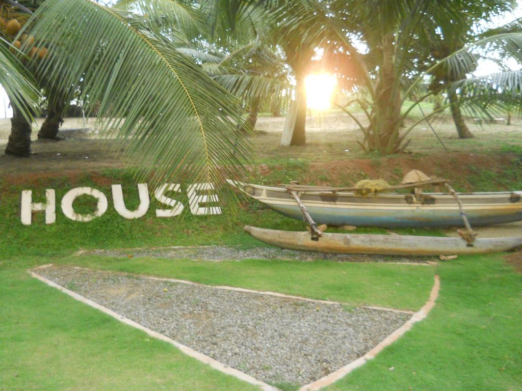Beach House Negombo Buitenkant foto